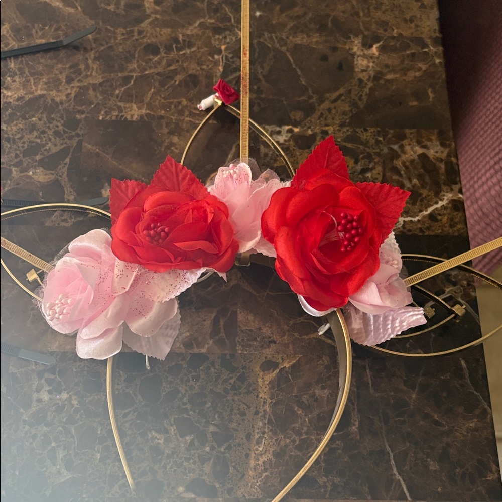 Chic Floral Hairband with Red and Pink Blooms